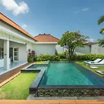 Modern 3 Bedrooms Villa Beach Walking Distance
