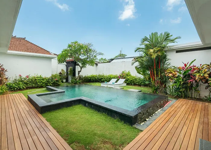 Modern 3 Bedrooms Villa Beach Walking Distance