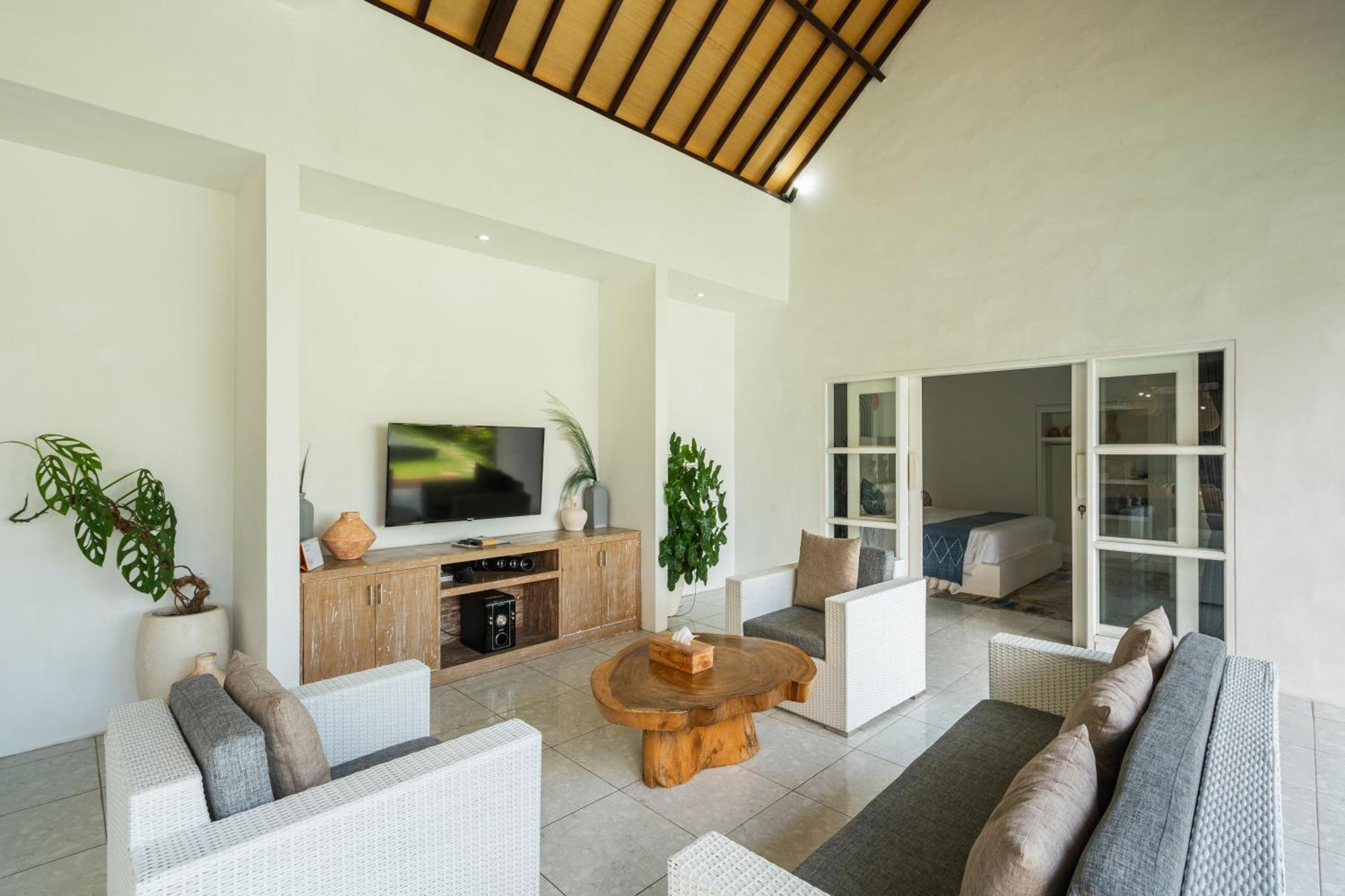 Modern 3 Bedrooms Walking Distance Villa *